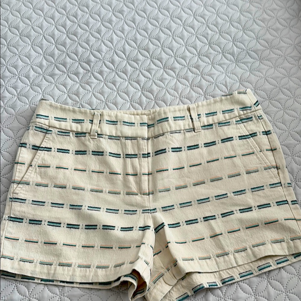 LOFT Cream Patterned Women's Shorts